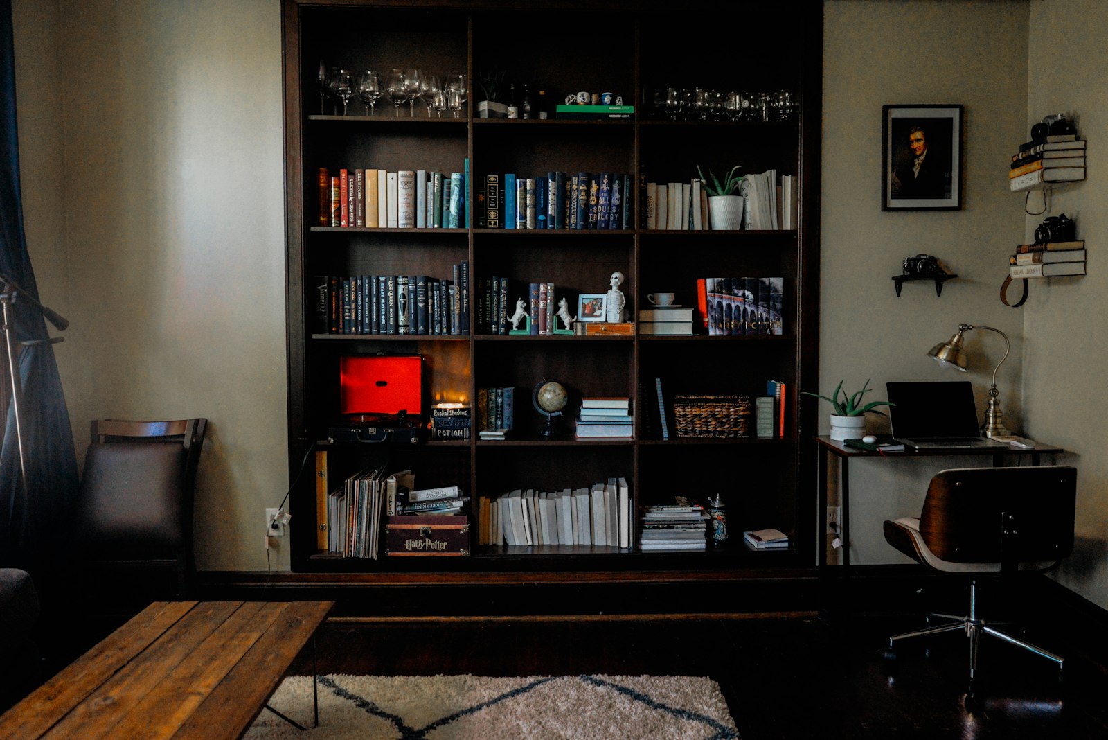 Bibliothèque et bureau de l'agence